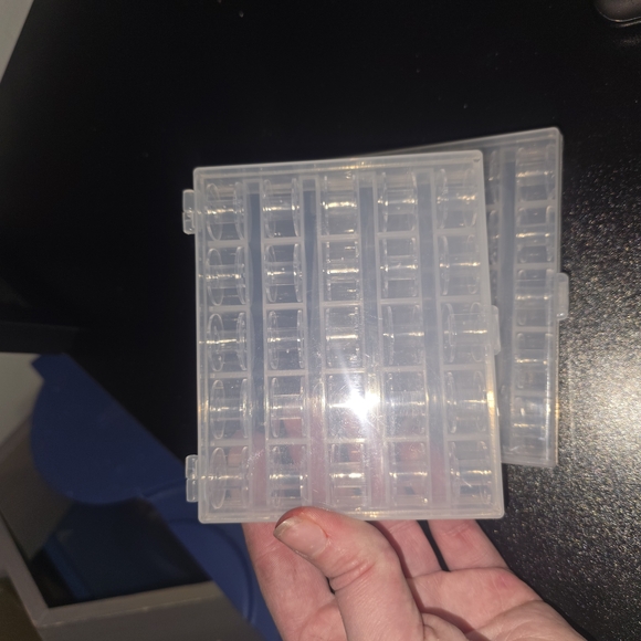 50 Piece Standard Clear Acrylic Bobbins With Two Latching Storage Boxes - Picture 3 of 4